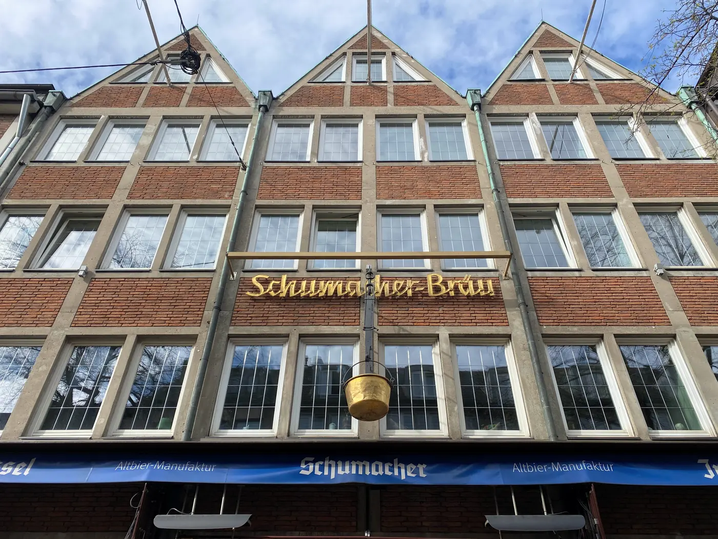 Im Goldenen Kessel